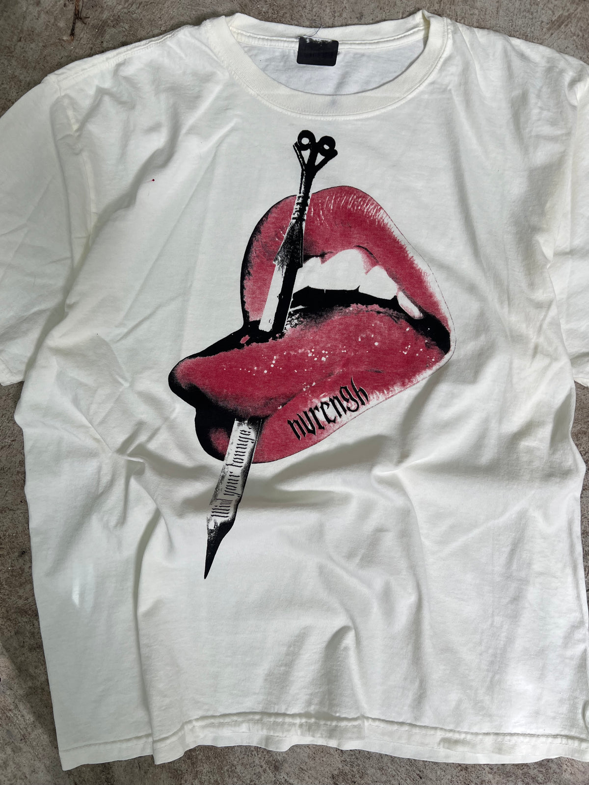 MIND YOUR TOUNGE TEE